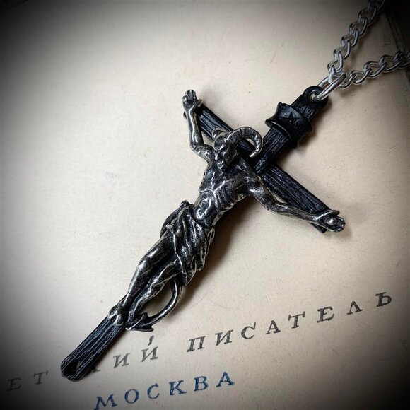 Alchemy Gothic Crucifaustan Pendant Rosary Style Necklace Doctor Faustus NWT - Picture 2 of 6